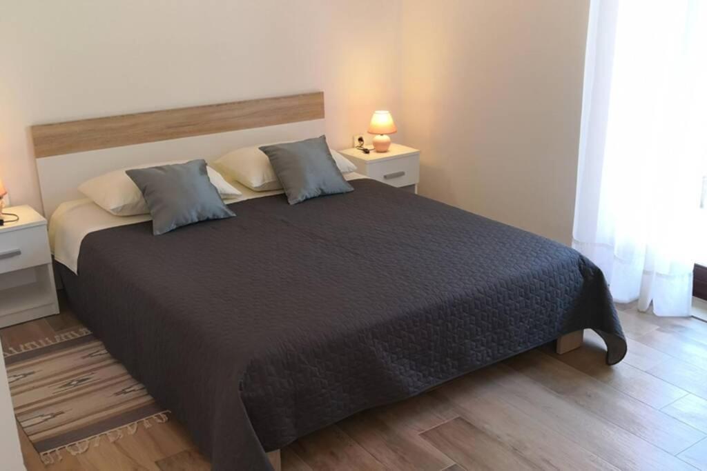 Apartment Vesna For 2, Free Parking And Wi-Fi Pula Zewnętrze zdjęcie