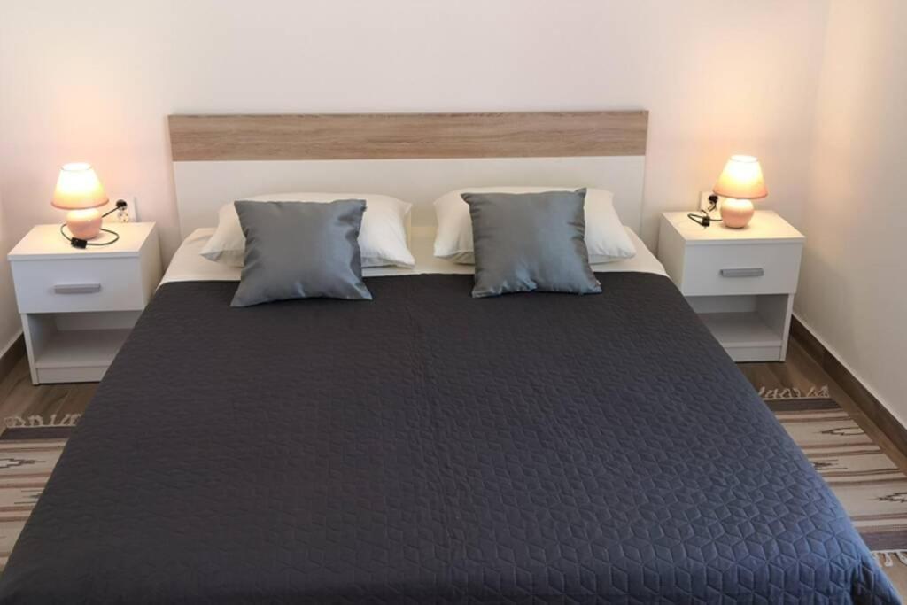 Apartment Vesna For 2, Free Parking And Wi-Fi Pula Zewnętrze zdjęcie