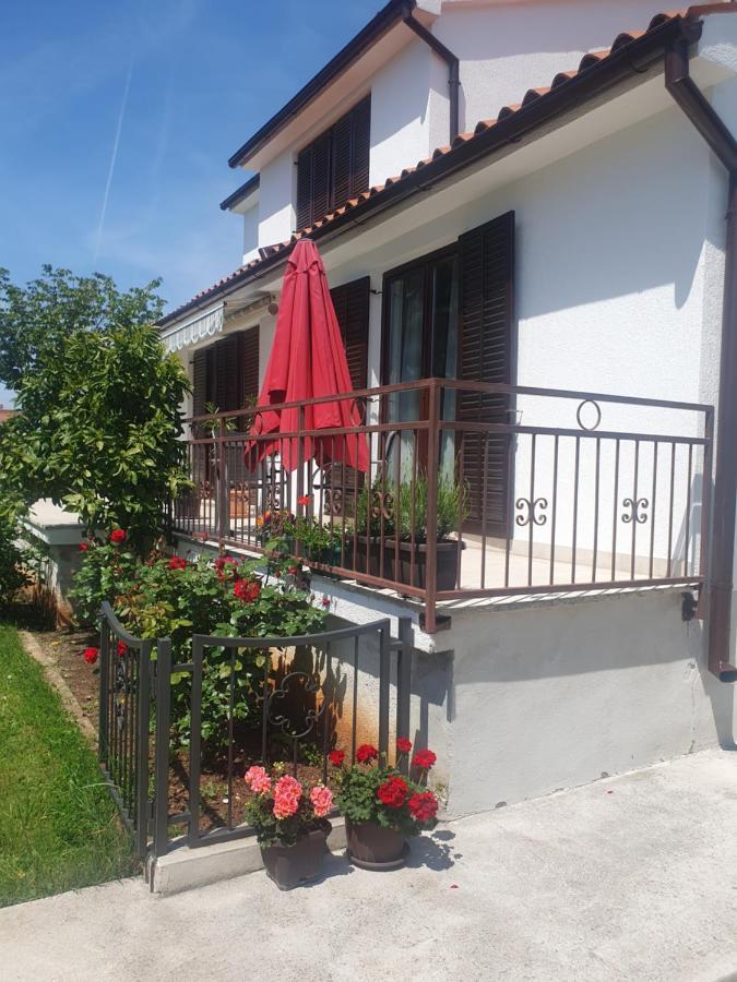 Apartment Vesna For 2, Free Parking And Wi-Fi Pula Zewnętrze zdjęcie